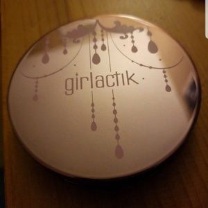 Girlactik highlight compact